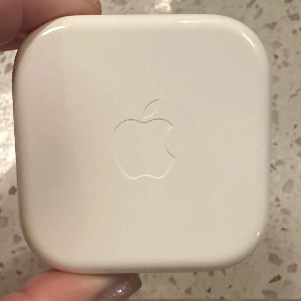 Apple White Earbud Headphones